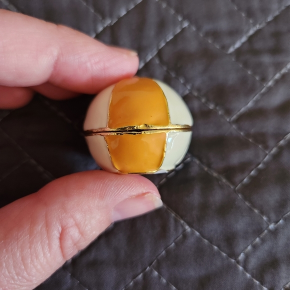 Art Form Objet d' Work of Art Fine Collectibles Enameled Beach Ball Trinket Box - Picture 3 of 16